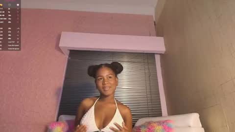 Snapshot of sashhalux22 chatting on February 24, 2025, 3:55 am SashhaLux22 online show from February 24, 2025, 3:55 am