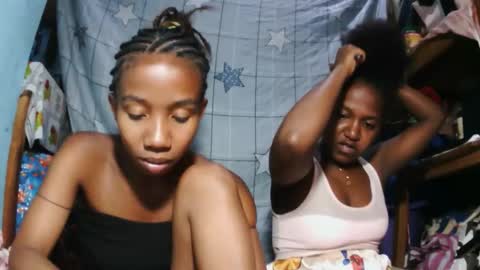 sasivia08 online show from April 18, 2026, 7:58 pm