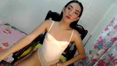 KEYLLA online show from February 17, 2026, 1:46 am