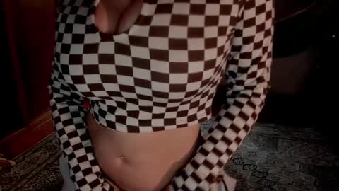 Ms. Oh   online show from December 13, 2024, 7:10 pm