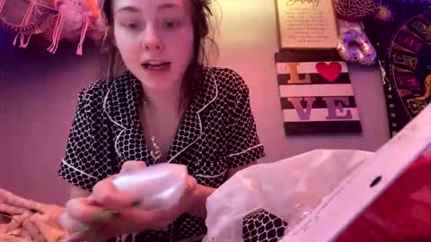 sassyseductive online show from April 30, 2026, 8:57 pm