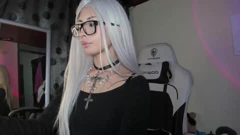    im expecting 300 thumbs up on my altar online show from February 15, 2025, 12:37 am