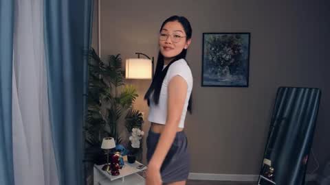 Satin online show from March 3, 2026, 8:26 pm