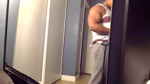 satisfaction01 online show from November 16, 2025, 4:23 pm