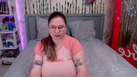 Snapshot of satosugu chatting on July 9, 2026, 3:43 am Stacy online show from July 9, 2026, 3:43 am