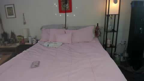 Saturn Girl online show from January 8, 2025, 8:50 pm