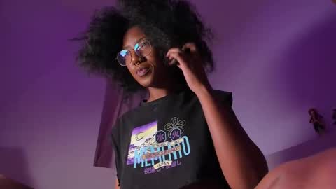 saturno_vibes online show from October 8, 2025, 9:07 am