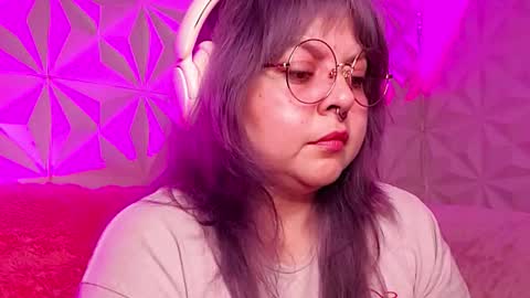 Gina George online show from October 23, 2025, 2:33 am