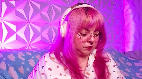 Gina George online show from February 17, 2026, 1:24 am