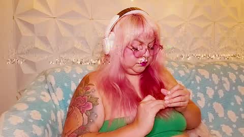 Gina George online show from June 4, 2026, 1:44 am