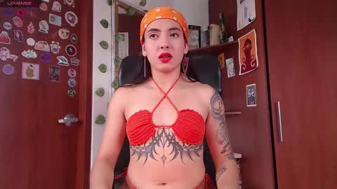 Snapshot of saucy_zaren chatting on February 12, 2025, 7:35 pm Zaren online show from February 12, 2025, 7:35 pm