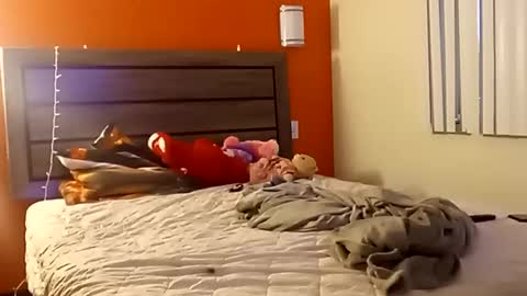 SnowBunny online show from March 8, 2025, 4:12 am