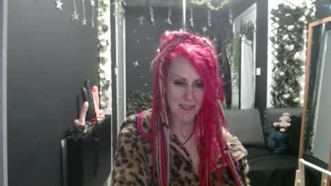 SaucySky online show from September 11, 2025, 11:05 pm