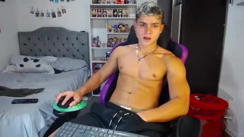 Snapshot of saulomiralles chatting on September 15, 2025, 10:54 pm Saulo online show from September 15, 2025, 10:54 pm