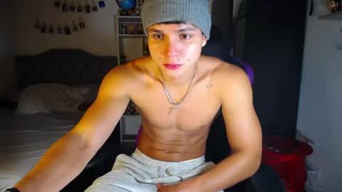 Snapshot of saulomiralles chatting on April 22, 2026, 12:13 am Saulo online show from April 22, 2026, 12:13 am