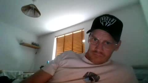 Sausagesandwitch23 online show from July 21, 2026, 7:43 am