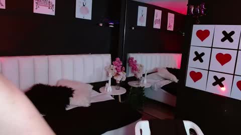 lilith online show from December 21, 2025, 8:16 pm