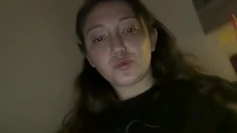 Madi girl  online show from April 25, 2026, 4:15 am