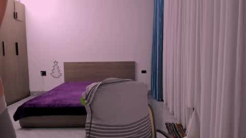 Snapshot of savak_hottie chatting on June 4, 2026, 7:09 pm Savak Laakem online show from June 4, 2026, 7:09 pm