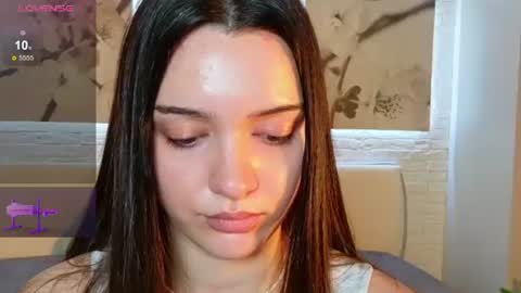 savannah_h online show from June 18, 2026, 8:02 pm