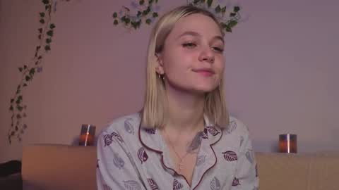 savannahshor online show from November 16, 2025, 7:52 pm