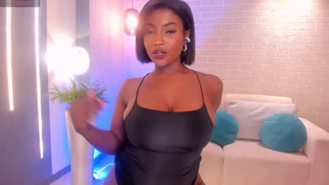 S a v a n n a h  online show from February 16, 2025, 4:21 pm