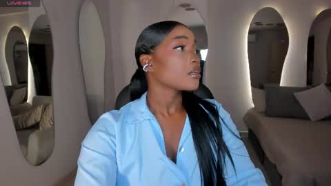 Snapshot of savannahstorm_ chatting on June 10, 2026, 12:37 pm S a v a n n a h online show from June 10, 2026, 12:37 pm