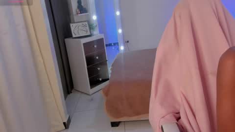 Savannahwildee online show from February 6, 2025, 11:32 am