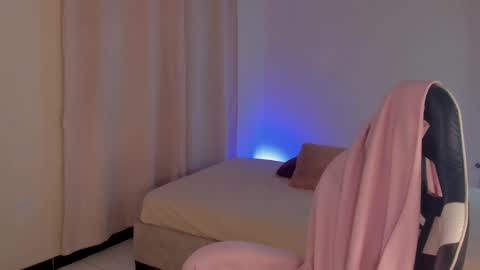 Savannahwildee online show from February 20, 2025, 3:52 pm