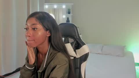 Savannahwildee online show from March 1, 2025, 11:28 am