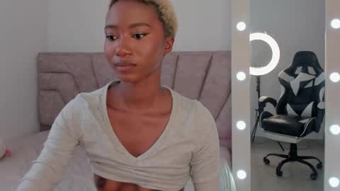 Savannahwildee online show from October 14, 2025, 2:40 pm