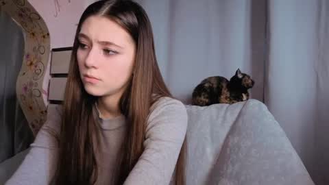 Sophie online show from April 17, 2026, 11:24 am