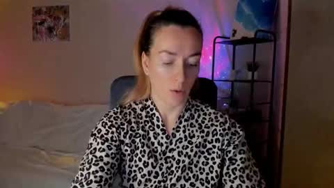 save the qween online show from November 28, 2025, 12:19 pm