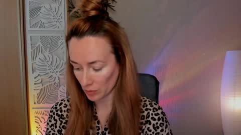 Snapshot of save_the_qween chatting on April 30, 2026, 10:21 am save the qween online show from April 30, 2026, 10:21 am