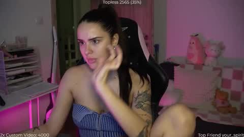 Snapshot of savvage_play chatting on November 11, 2025, 8:20 pm Naomi online show from November 11, 2025, 8:20 pm