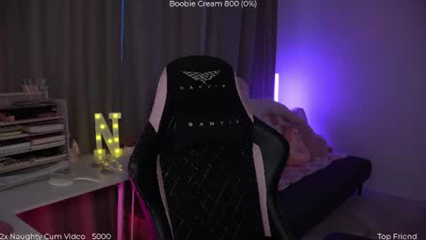 Snapshot of savvage_play chatting on July 7, 2026, 6:45 pm Naomi online show from July 7, 2026, 6:45 pm