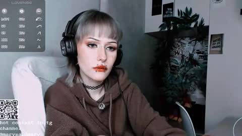 pronoun she. name Mary. age 21. online show from September 24, 2025, 6:44 pm