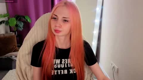 Snapshot of sayl0r_moon chatting on June 2, 2026, 9:22 am Kira GMT 7 Mon Thu-Sun 0800am-0200pm online show from June 2, 2026, 9:22 am