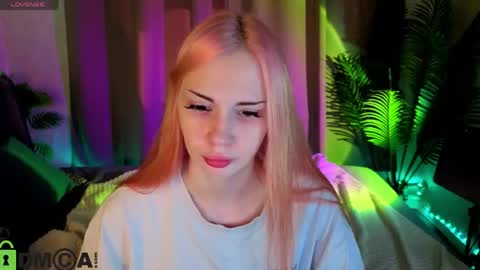 Snapshot of sayl0r_moon chatting on June 7, 2026, 9:13 am Kira GMT 7 Mon Thu-Sun 0800am-0200pm online show from June 7, 2026, 9:13 am