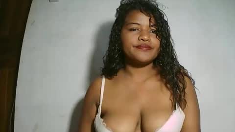 Snapshot of saylla1 chatting on February 9, 2026, 6:17 am saylla1 online show from February 9, 2026, 6:17 am