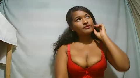 Snapshot of saylla1 chatting on February 14, 2026, 6:43 am saylla1 online show from February 14, 2026, 6:43 am