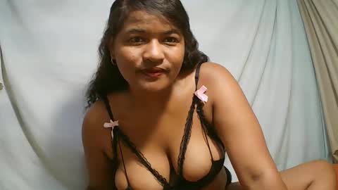 Snapshot of saylla1 chatting on February 15, 2026, 6:15 pm saylla1 online show from February 15, 2026, 6:15 pm