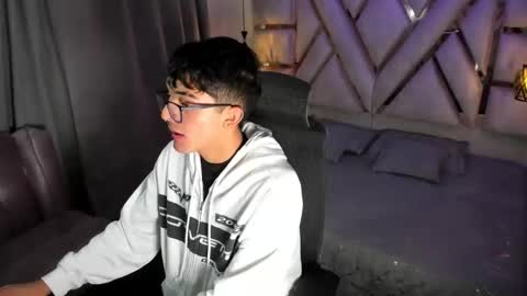 Sayron online show from November 24, 2025, 11:43 am