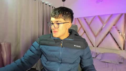 Sayron online show from November 25, 2025, 11:43 am