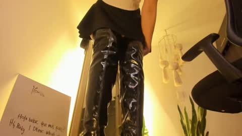 Venus online show from February 25, 2025, 4:21 pm