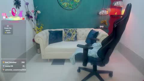 Marie  online show from December 5, 2025, 12:08 am