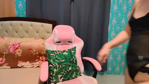 scarlett. online show from September 10, 2025, 1:27 am