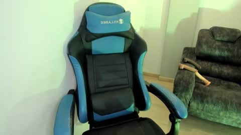 scarbadgirl_ online show from October 26, 2025, 3:12 am