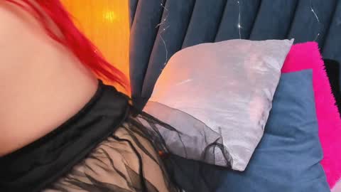 Snapshot of scarleett_jones chatting on December 3, 2024, 3:52 am scarleett jones online show from December 3, 2024, 3:52 am
