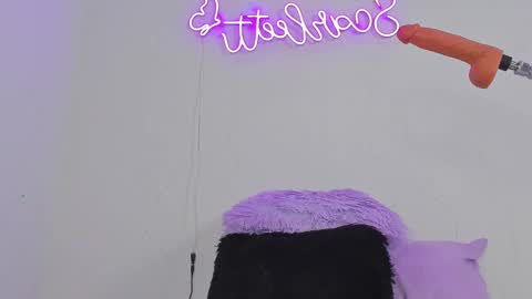 Snapshot of scarleett_jones chatting on March 6, 2025, 4:08 am scarleett jones online show from March 6, 2025, 4:08 am